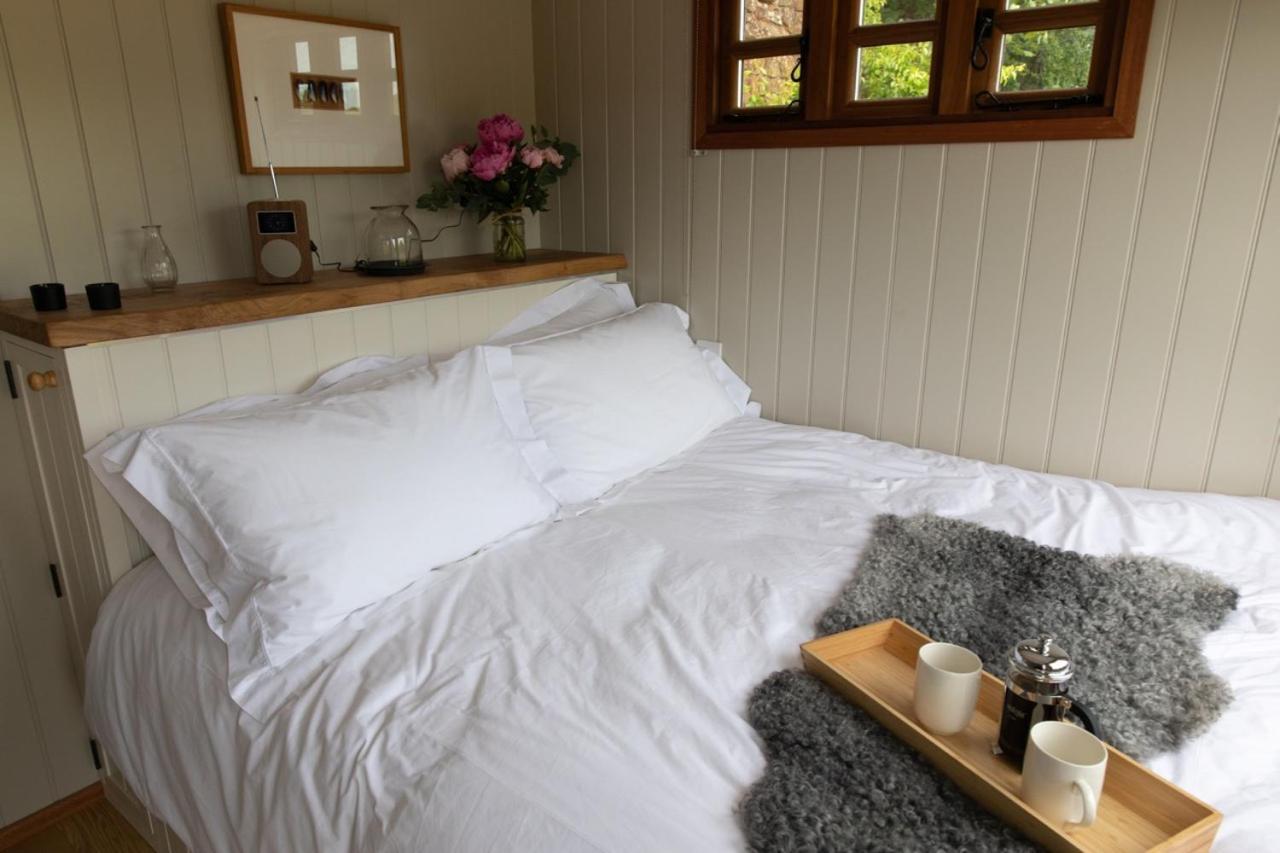 Luxury, Rural Shepherds Hut With Hot Tub Nr Bath ブリストル エクステリア 写真