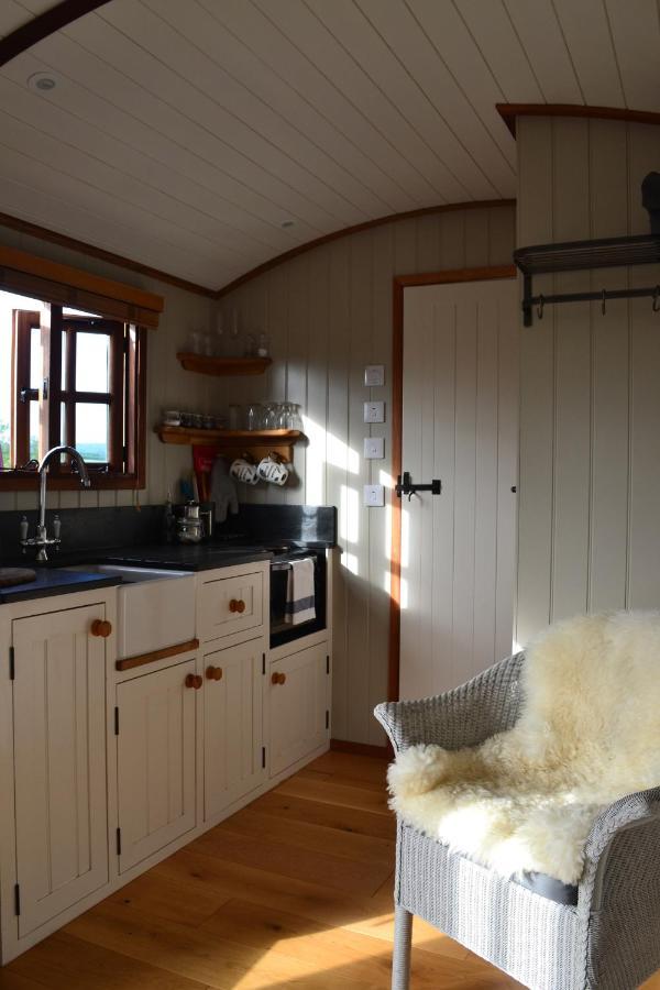 Luxury, Rural Shepherds Hut With Hot Tub Nr Bath ブリストル エクステリア 写真